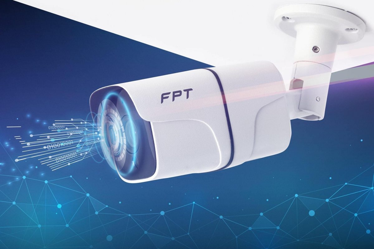 Camera ngoài trời - Một trong 2 sản phẩm camera của FPT Telecom.