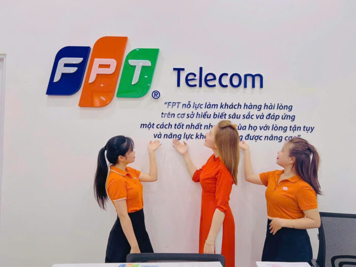 FPT Telecom cung cấp các sản phẩm, dịch vụ viễn thông hoàn hảo với công nghệ vượt trội.